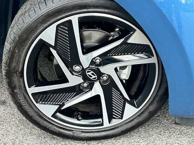 Hyundai i10 1.2 Premium Hatchback 5dr Petrol Auto Euro 6 (s/s) (79 ps)