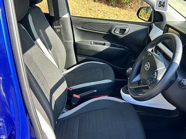 Hyundai i10 1.2 Premium Hatchback 5dr Petrol Manual Euro 6 (s/s) (84 ps)