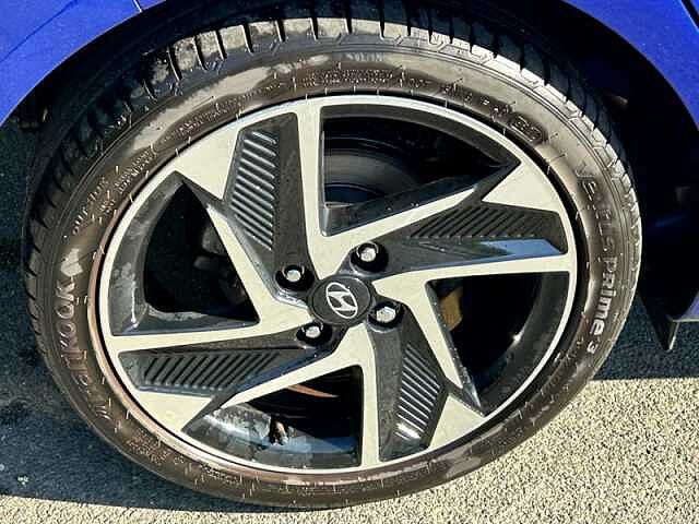 Hyundai i10 1.2 Premium Hatchback 5dr Petrol Manual Euro 6 (s/s) (84 ps)