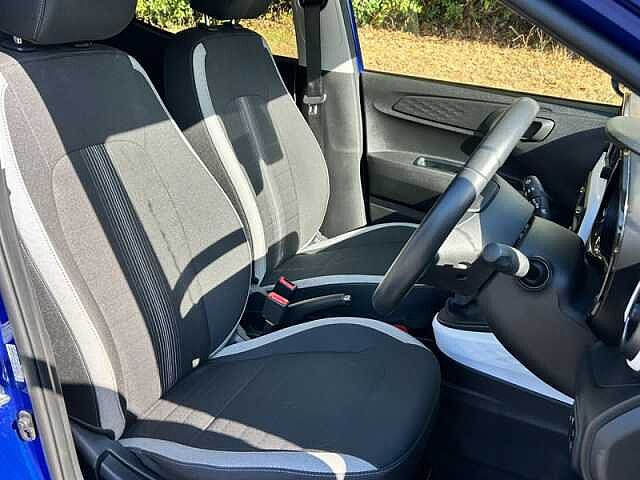 Hyundai i10 1.2 Premium Hatchback 5dr Petrol Manual Euro 6 (s/s) (84 ps)