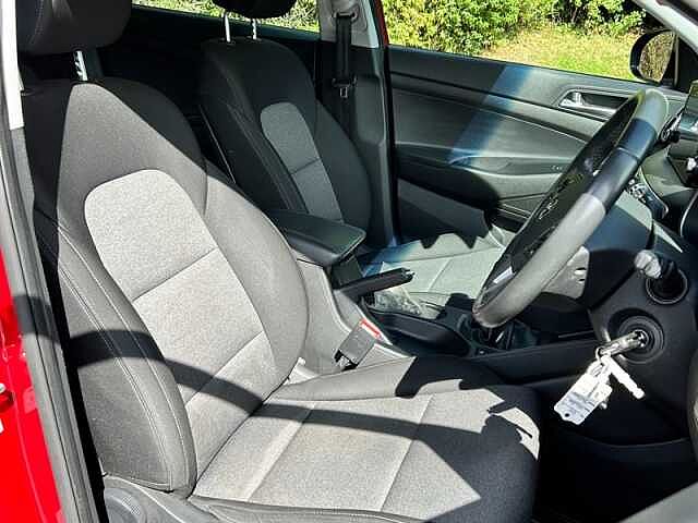 Hyundai TUCSON 1.6 GDi SE Nav SUV 5dr Petrol Manual Euro 6 (s/s) (132 ps)