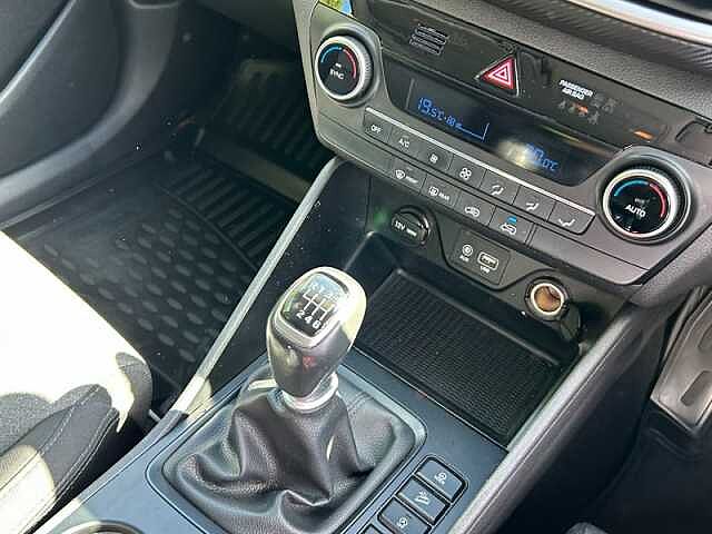 Hyundai TUCSON 1.6 GDi SE Nav SUV 5dr Petrol Manual Euro 6 (s/s) (132 ps)