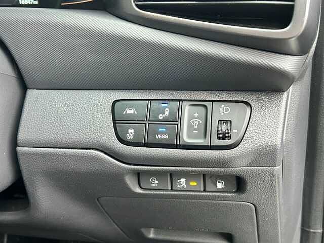 Hyundai IONIQ 1.6 h-GD GPFi 8.9kWh Premium SE Hatchback 5dr Petrol Plug-in Hybrid DCT Euro 6 ( Grey