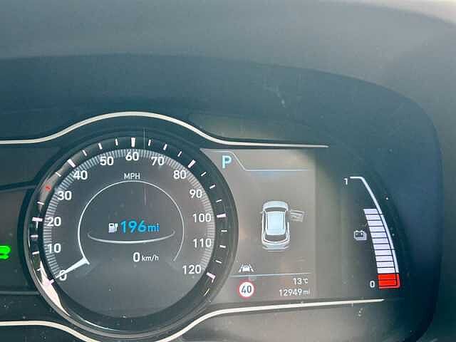 Hyundai KONA 64kWh Premium SE SUV 5dr Electric Auto (7kW Charger) (204 ps) Red