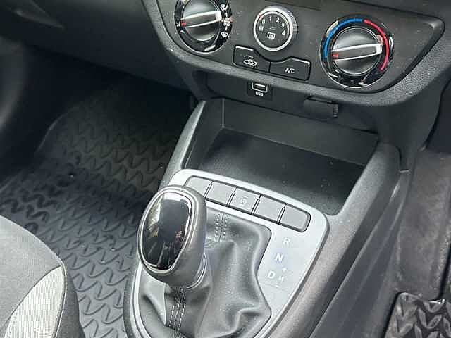 Hyundai i10 1.2 SE Connect Hatchback 5dr Petrol Auto Euro 6 (s/s) (84 ps)