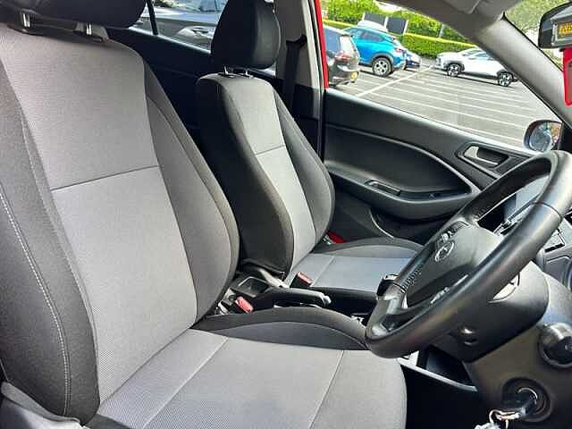 Hyundai I20 1.2 Play Hatchback 5dr Petrol Manual Euro 6 (s/s) (84 ps) Red