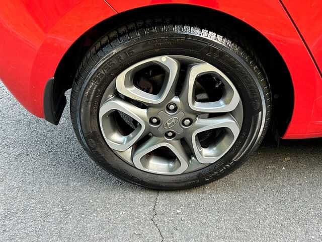 Hyundai I20 1.2 Play Hatchback 5dr Petrol Manual Euro 6 (s/s) (84 ps) Red