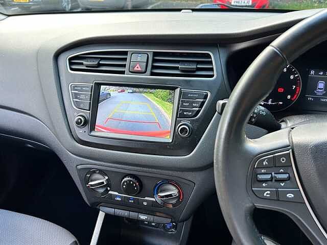 Hyundai I20 1.2 Play Hatchback 5dr Petrol Manual Euro 6 (s/s) (84 ps) Red