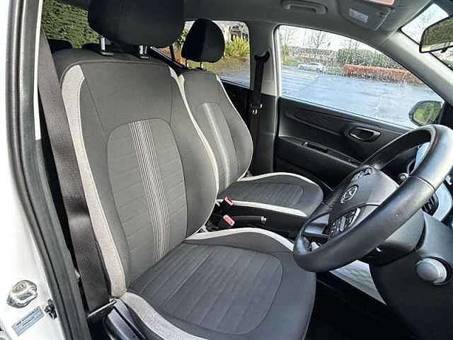 Hyundai I10 1.2 Premium Hatchback 5dr Petrol Auto Euro 6 (s/s) (84 ps) White