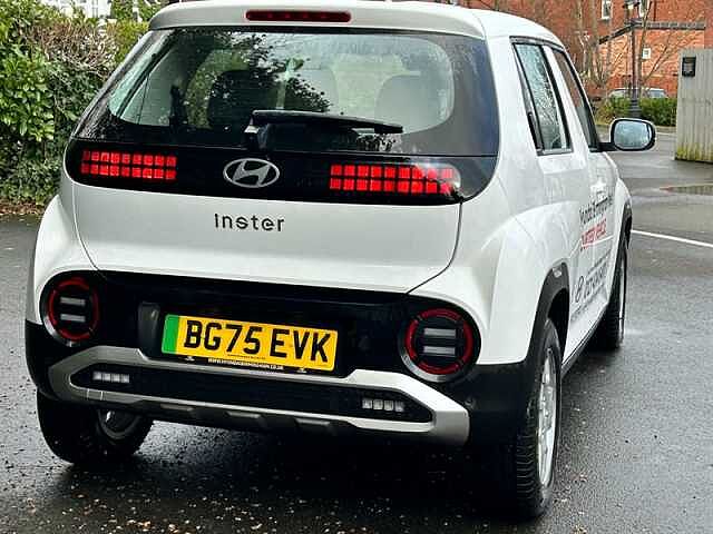 Hyundai INSTER Long Range 49kWh 01 SUV 5dr Electric Auto (115 ps) White