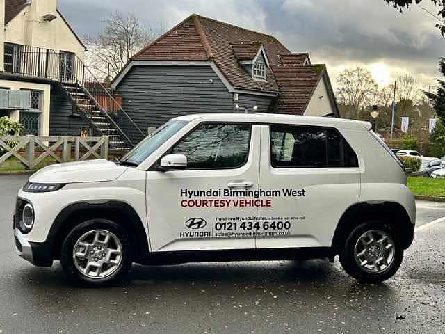 Hyundai INSTER Long Range 49kWh 01 SUV 5dr Electric Auto (115 ps) White