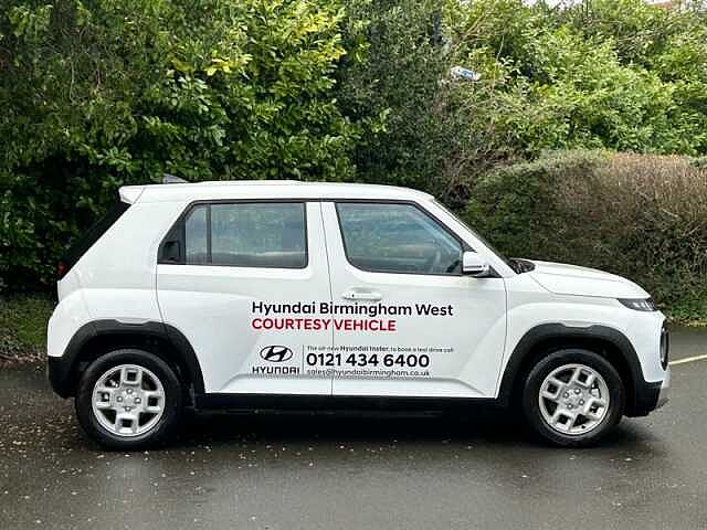 Hyundai INSTER Long Range 49kWh 01 SUV 5dr Electric Auto (115 ps) White