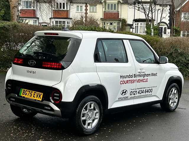 Hyundai INSTER Long Range 49kWh 01 SUV 5dr Electric Auto (115 ps) White
