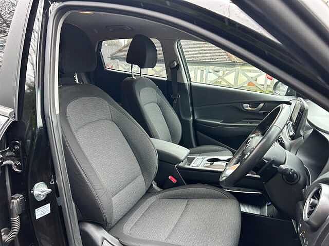 Hyundai KONA 64kWh Premium SUV 5dr Electric Auto (10.5kW Charger) (204 ps) Black