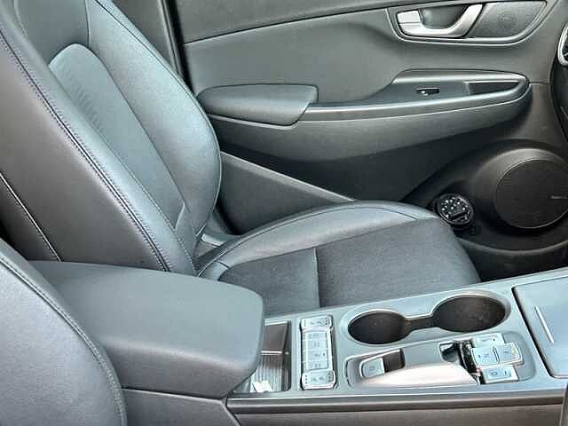 Hyundai KONA 64kWh Ultimate SUV 5dr Electric Auto (10.5kW Charger) (204 ps) Blue
