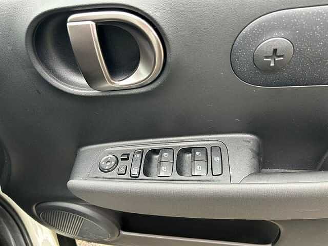 Hyundai INSTER Long Range 49kWh 02 SUV 5dr Electric Auto (115 ps)