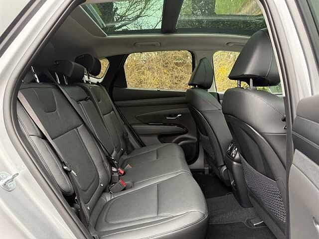 Hyundai TUCSON 1.6 T-GDi 13.8kWh Ultimate SUV 5dr Petrol Plug-in Hybrid Auto Euro 6 (s/s) (253 Silver