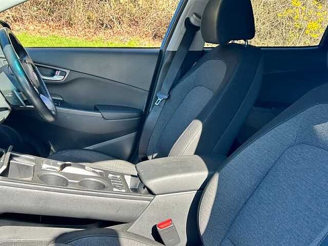 Hyundai KONA 64kWh Premium SUV 5dr Electric Auto (10.5kW Charger) (204 ps) Blue