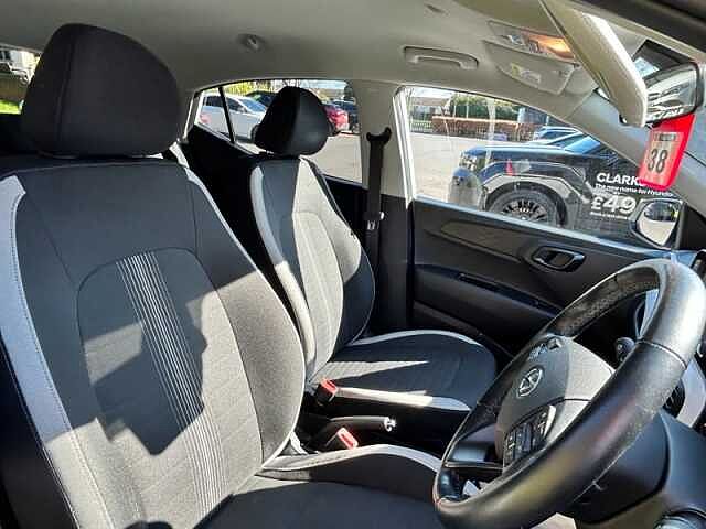 Hyundai I10 1.0 Premium Hatchback 5dr Petrol Manual Euro 6 (s/s) (67 ps) White