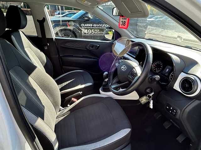 Hyundai I10 1.0 Premium Hatchback 5dr Petrol Manual Euro 6 (s/s) (67 ps) White
