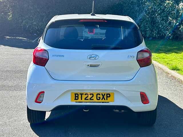 Hyundai I10 1.0 Premium Hatchback 5dr Petrol Manual Euro 6 (s/s) (67 ps) White