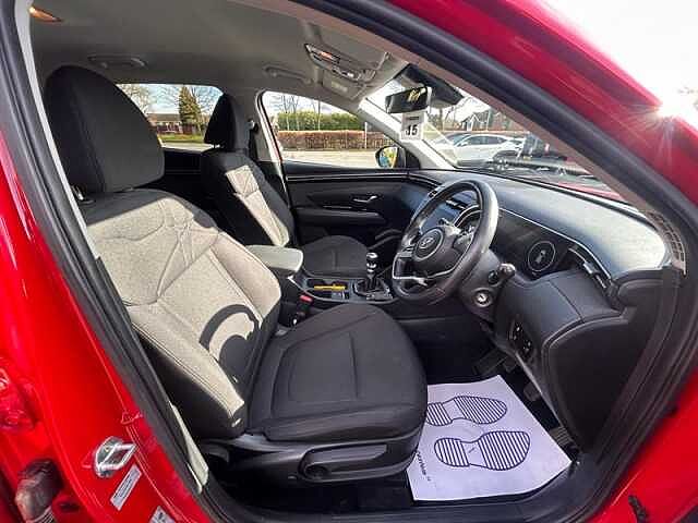 Hyundai TUCSON 1.6 T-GDi SE Connect SUV 5dr Petrol Manual Euro 6 (s/s) (150 ps) Red