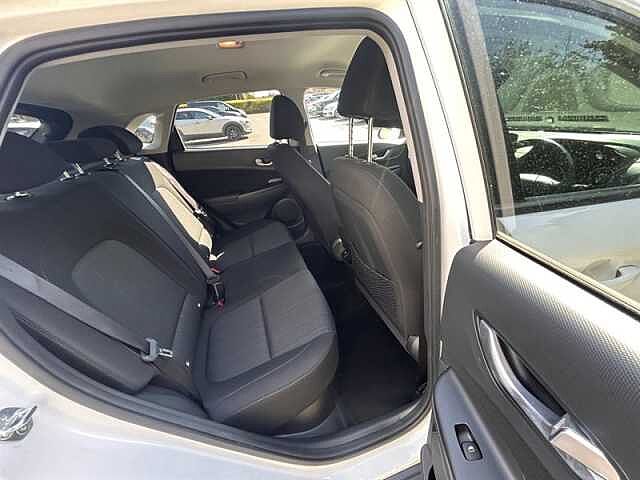 Hyundai KONA 1.6 h-GDi Premium SUV 5dr Petrol Hybrid DCT Euro 6 (s/s) (141 ps) White