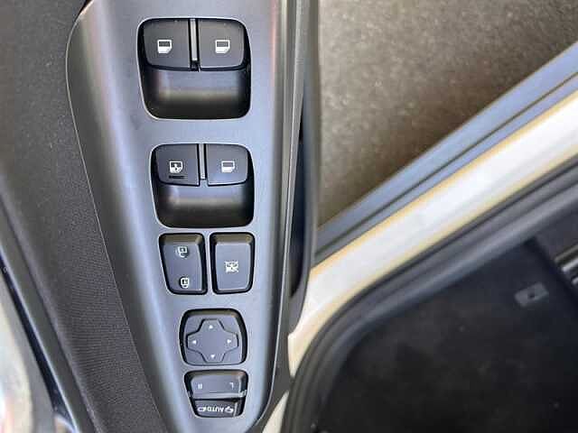 Hyundai KONA 1.6 h-GDi Premium SUV 5dr Petrol Hybrid DCT Euro 6 (s/s) (141 ps) White