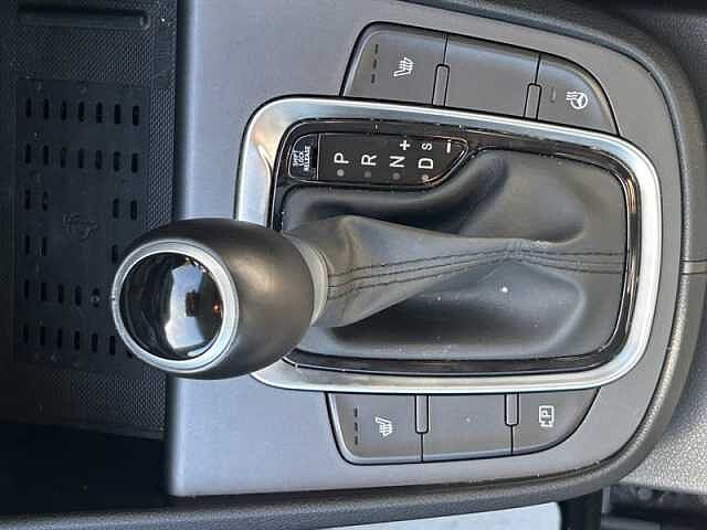 Hyundai KONA 1.6 h-GDi Premium SUV 5dr Petrol Hybrid DCT Euro 6 (s/s) (141 ps) White