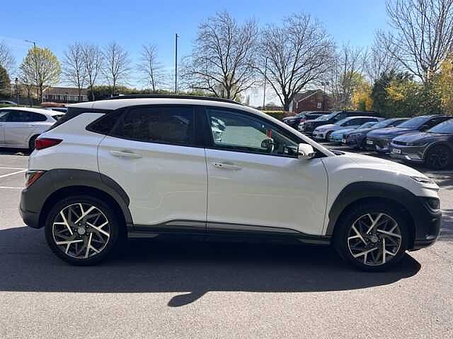Hyundai KONA 1.6 h-GDi Premium SUV 5dr Petrol Hybrid DCT Euro 6 (s/s) (141 ps) White