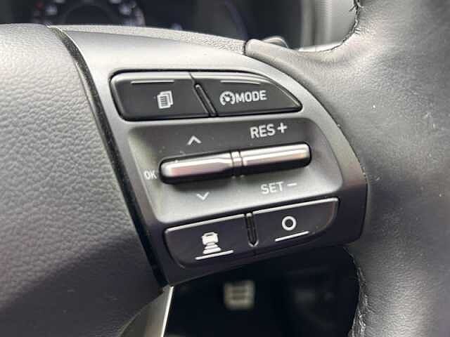 Hyundai KONA 64kWh Premium SE SUV 5dr Electric Auto (204 ps)