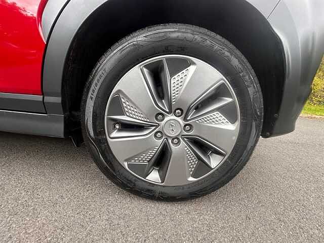 Hyundai KONA 64kWh Premium SE SUV 5dr Electric Auto (204 ps)