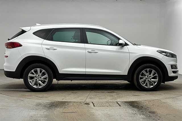 Hyundai TUCSON 1.6 GDi SE Nav SUV 5dr Petrol Manual Euro 6 (s/s) (132 ps) White