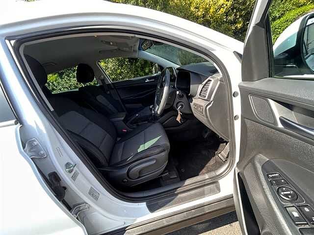 Hyundai TUCSON 1.6 GDi SE Nav SUV 5dr Petrol Manual Euro 6 (s/s) (132 ps)