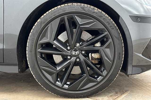 Hyundai IONIQ 6 77.4kWh First Edition Saloon 4dr Electric Auto AWD (325 ps) Grey