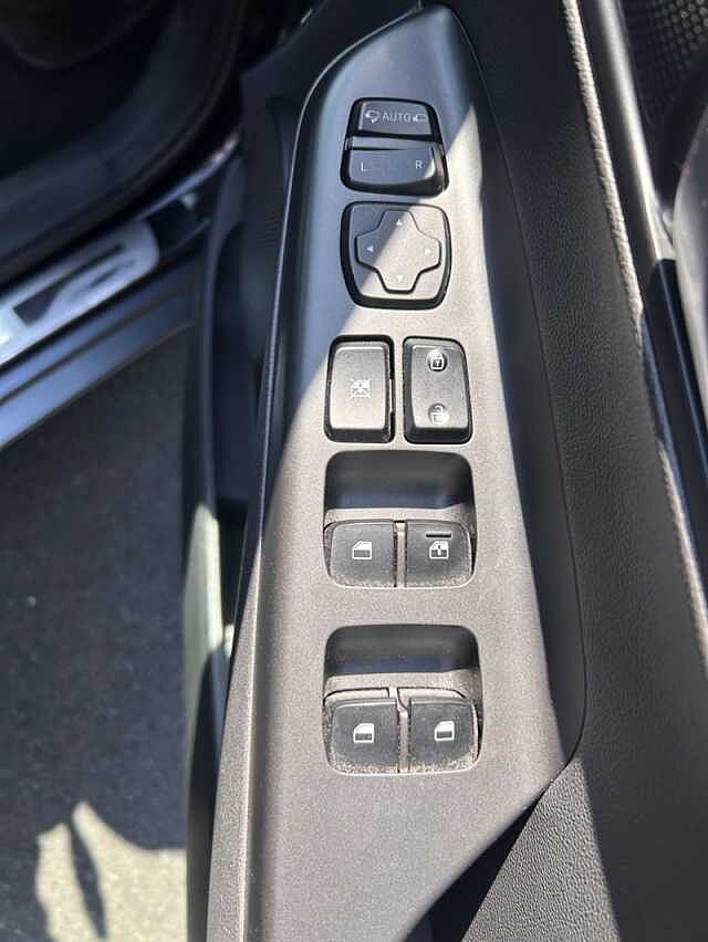 Hyundai KONA 1.6 h-GDi Ultimate SUV 5dr Petrol Hybrid DCT Euro 6 (s/s) (141 ps)