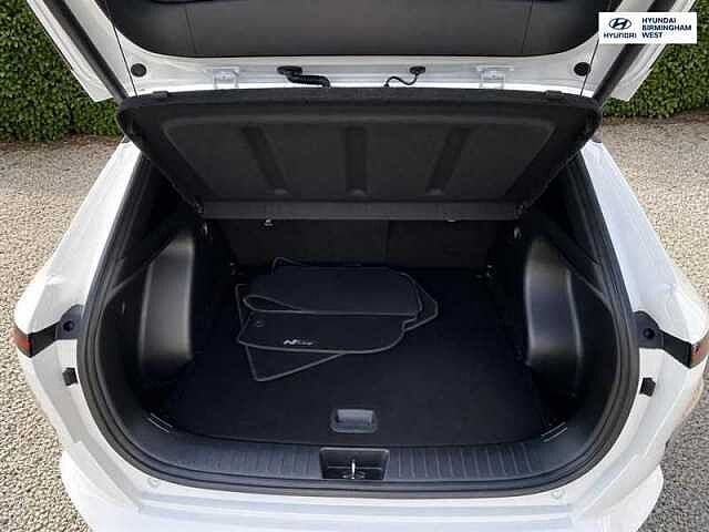 Hyundai KONA 65.4kWh N Line SUV 5dr Electric Auto (218 ps) White