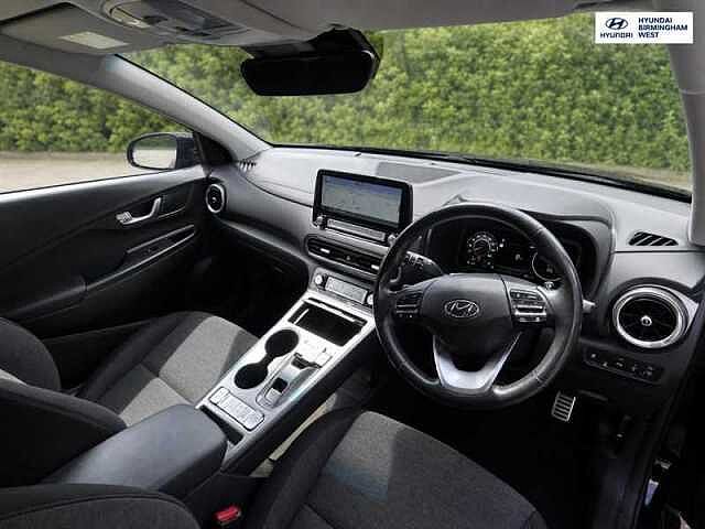 Hyundai KONA 64kWh Premium SUV 5dr Electric Auto (10.5kW Charger) (204 ps)