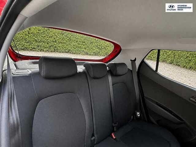 Hyundai i10 1.0 Play Hatchback 5dr Petrol Manual Euro 6 (67 ps)