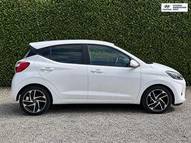 Hyundai i10 1.2 Premium Hatchback 5dr Petrol Auto Euro 6 (s/s) (84 ps)