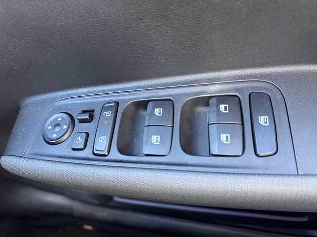 Hyundai INSTER Long Range 49kWh 02 Auto 5dr