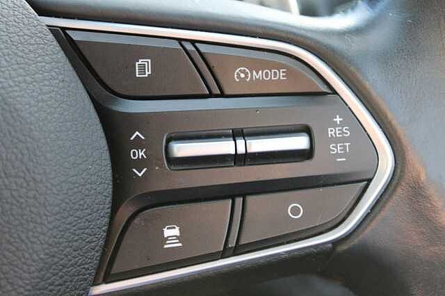 Hyundai SANTA FE 2.2 CRDi Premium SE Auto 4WD Euro 6 (s/s) 5dr 7 Seat Black