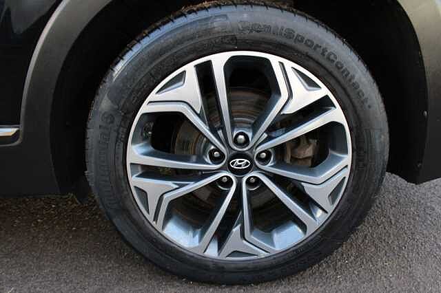 Hyundai SANTA FE 2.2 CRDi Premium SE Auto 4WD Euro 6 (s/s) 5dr 7 Seat Black