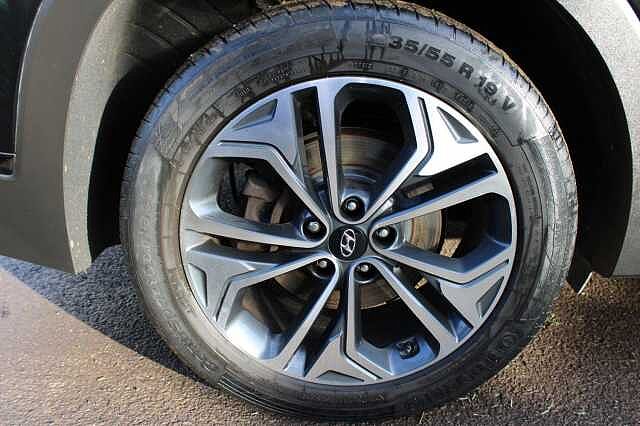 Hyundai SANTA FE 2.2 CRDi Premium SE Auto 4WD Euro 6 (s/s) 5dr 7 Seat Black
