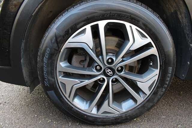 Hyundai SANTA FE 2.2 CRDi Premium SE Auto 4WD Euro 6 (s/s) 5dr 7 Seat Black