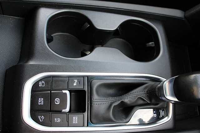 Hyundai SANTA FE 2.2 CRDi Premium SE Auto 4WD Euro 6 (s/s) 5dr 7 Seat Black