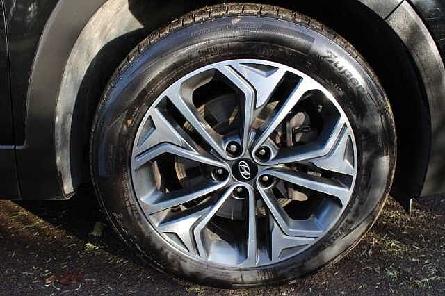 Hyundai SANTA FE 2.2 CRDi Premium SE Auto 4WD Euro 6 (s/s) 5dr 7 Seat Black