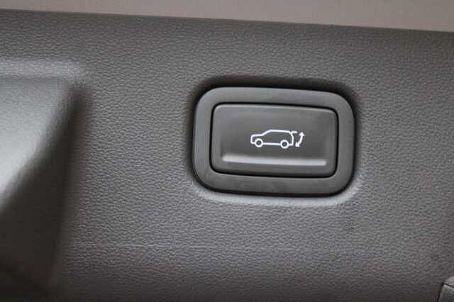 Hyundai KONA 65.4kWh Ultimate Auto 5dr Silver