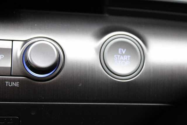 Hyundai KONA 65.4kWh Ultimate Auto 5dr Silver