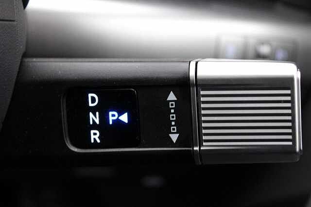 Hyundai KONA 65.4kWh Ultimate Auto 5dr Silver